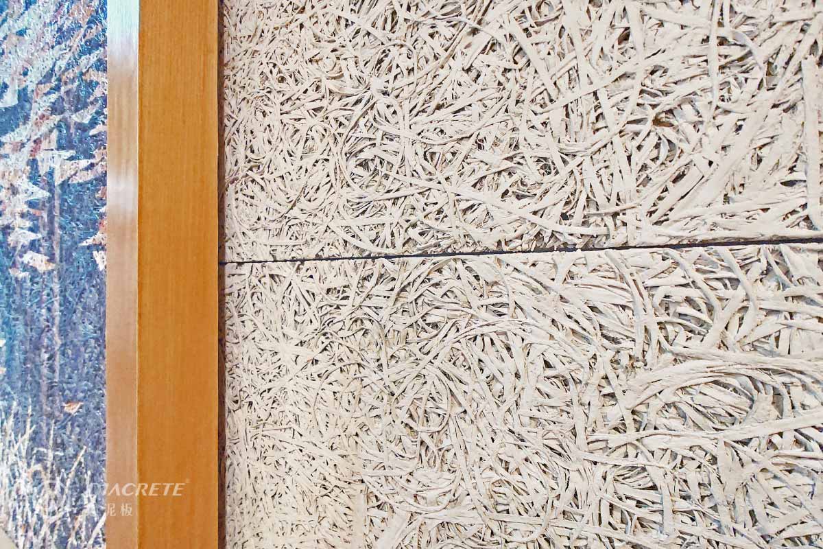 鑽泥板表面充滿木絲之間的孔隙，帶來良好吸音性。