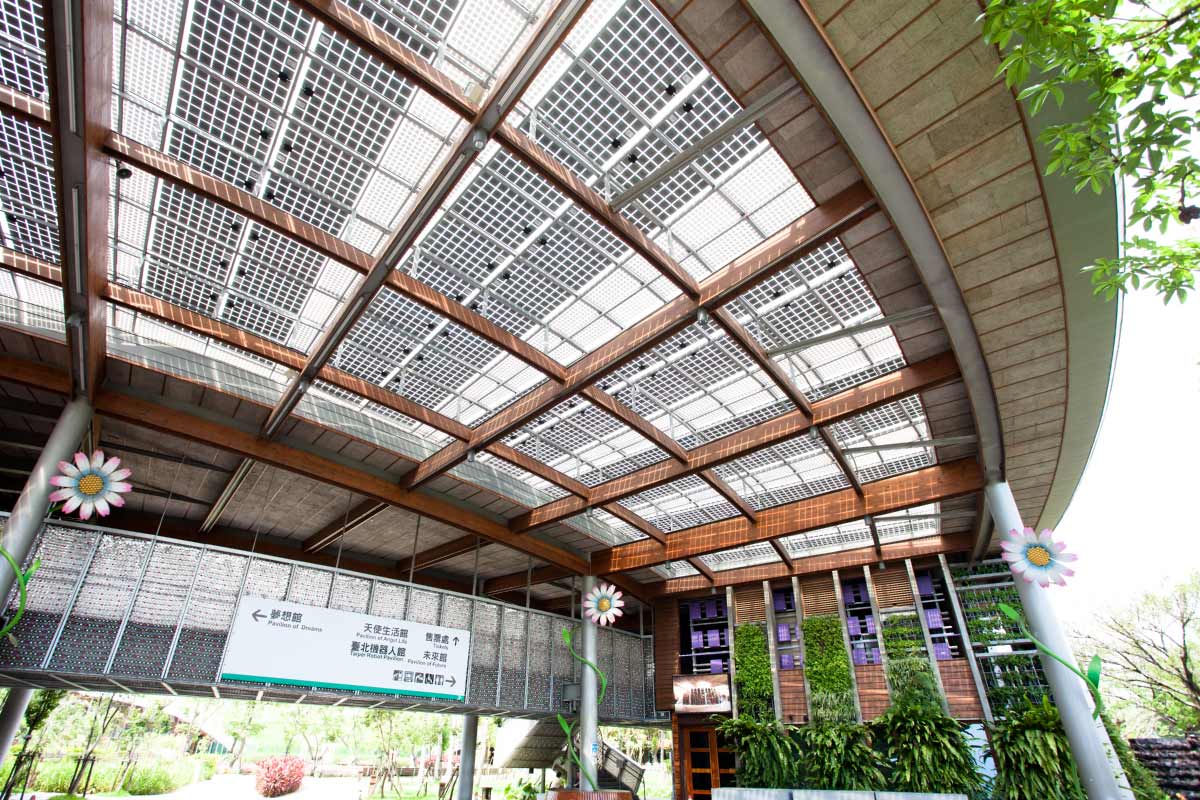 綠建築案例一：台北．花博新生園區夢想館_鑽泥板天花板打造綠屋頂-2